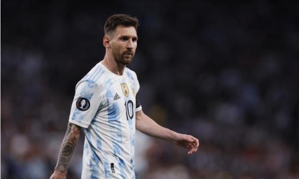 刘宇宁获“年度榜样演员”，谢娜夸他“全赛道通吃”